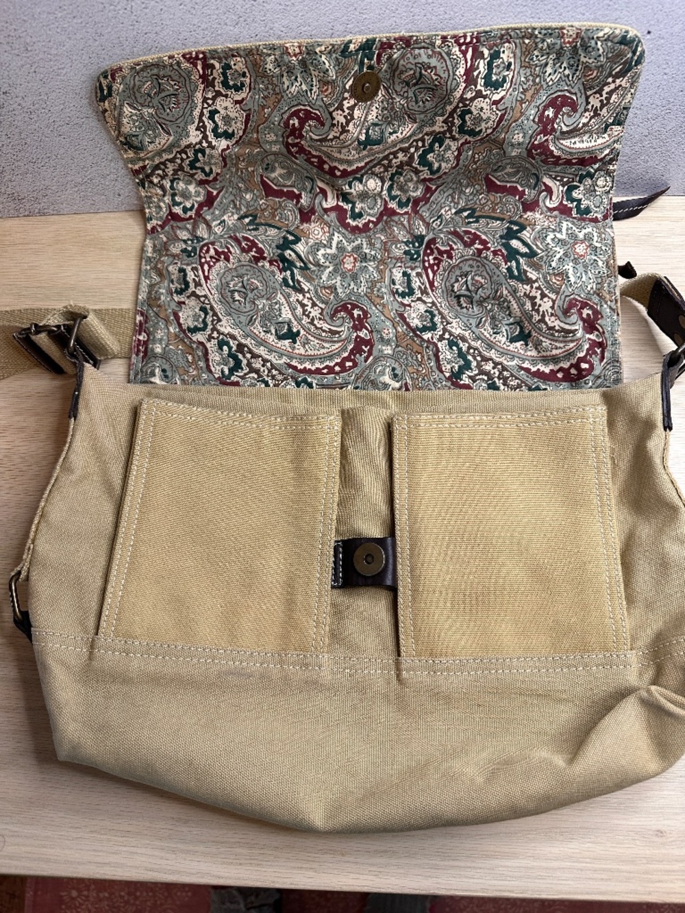 Orvis Canvas Crossbody Bag – Paisley Interior
